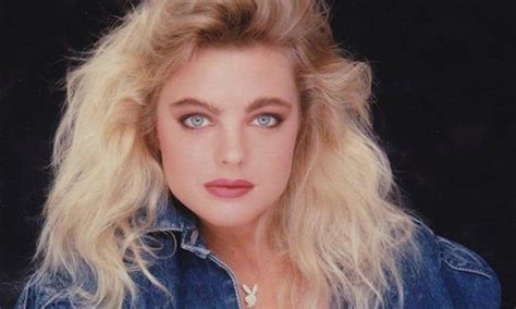 Erika Eleniak: Playboy, E.T. ‘Pretty Girl’, Under Siege。